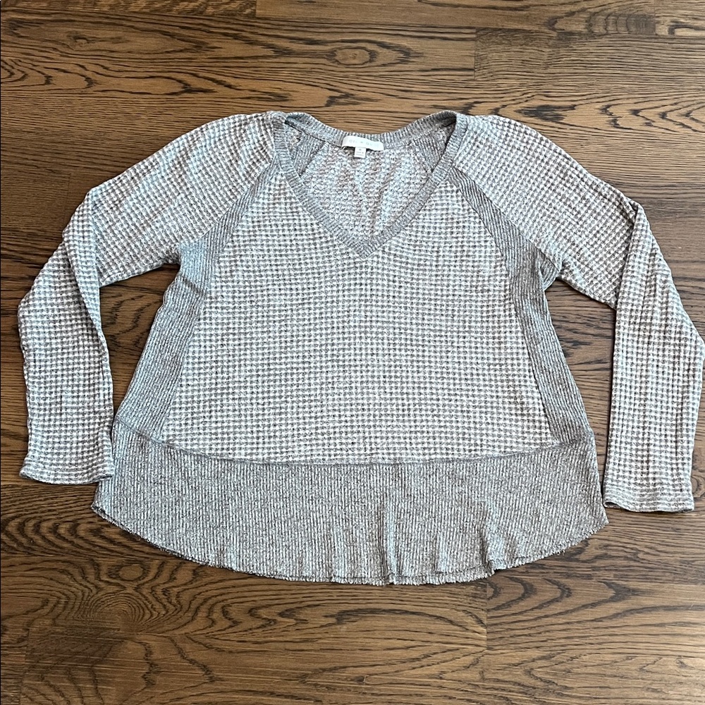 Gray V-Neck Long Sleeve Top/lightweight Sweater